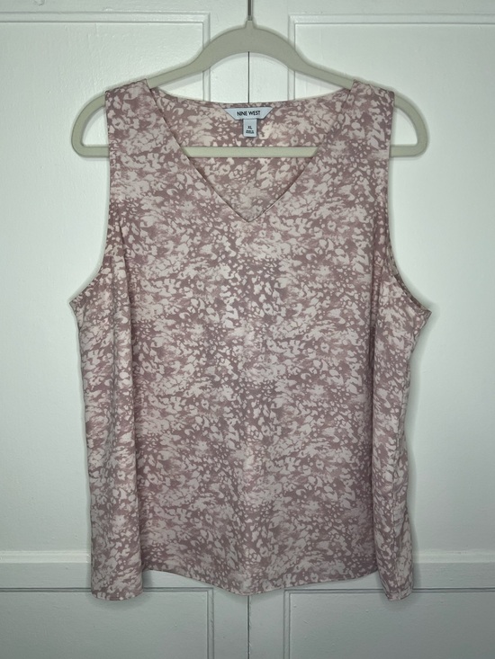 Nine West Tops - Women’s Nine West V-Neck Tank Top- Blush Pink Leopard | EUC - XL